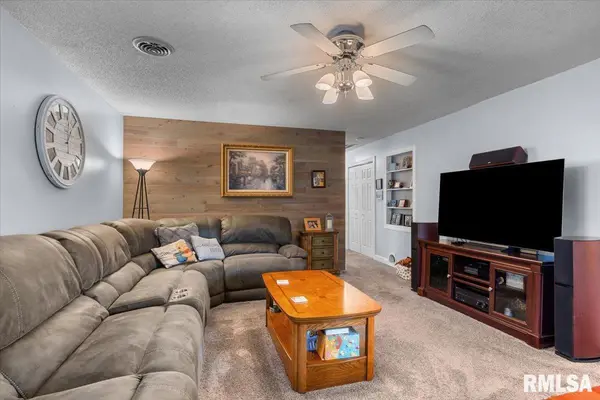 1103 N NOBLE ST, Virden, IL 62690