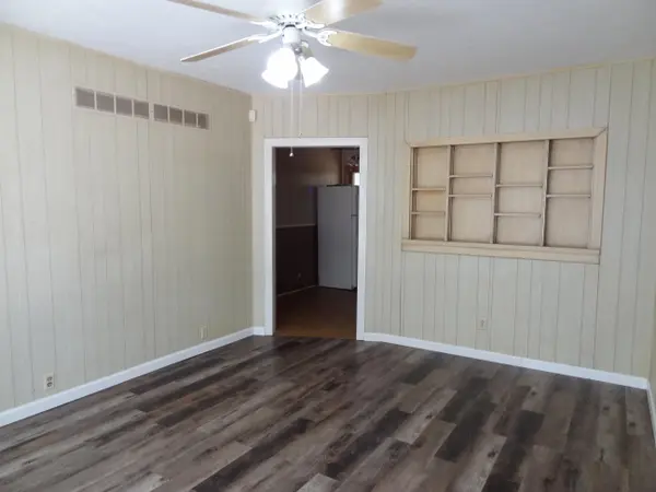 615 S Pershing, Wichita, KS 67218
