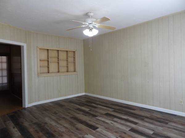 615 S Pershing, Wichita, KS 67218