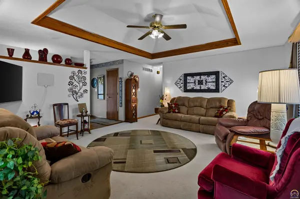 5920 NE Marple DR, Topeka, KS 66617