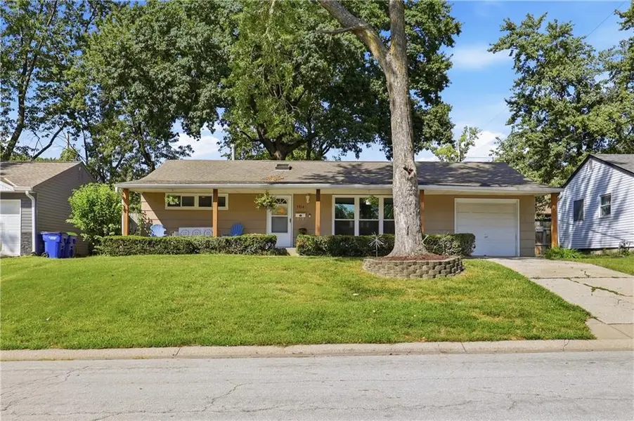 5914 N Park AVE, Gladstone, MO 64118