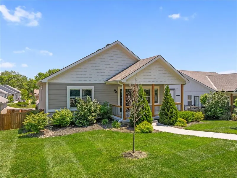 8435 Ottawa ST, De Soto, KS 66018
