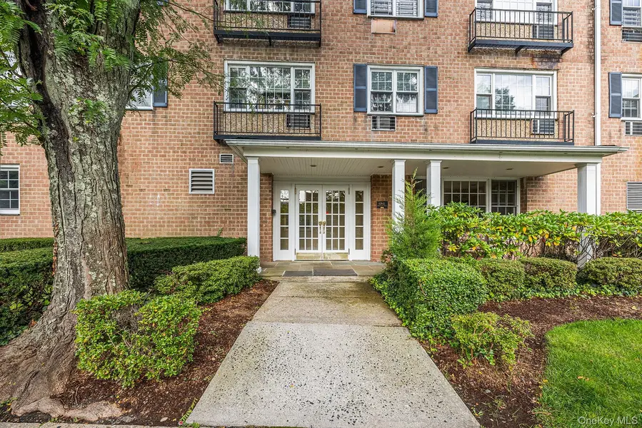 1 Consulate DR #2H, Tuckahoe, NY 10707