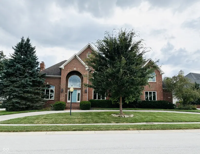 10892 Diamond DR, Carmel, IN 46032