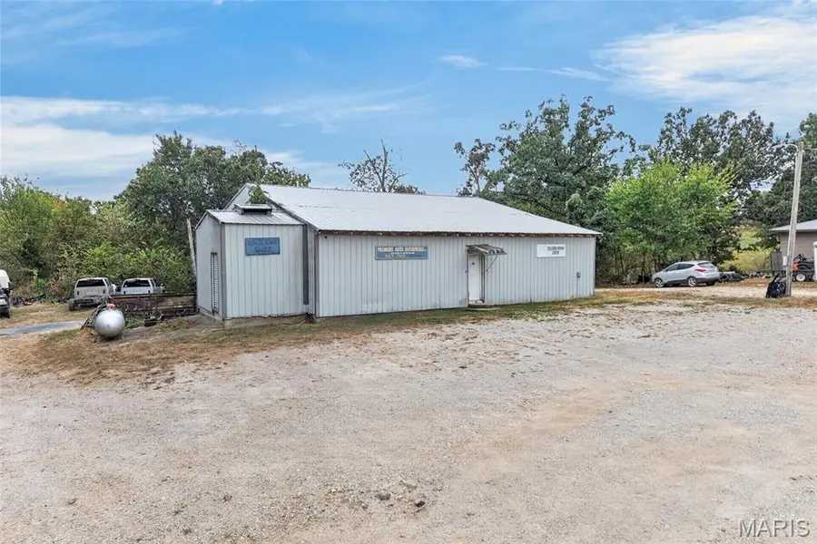20330 Richfield RD, Richland, MO 65556