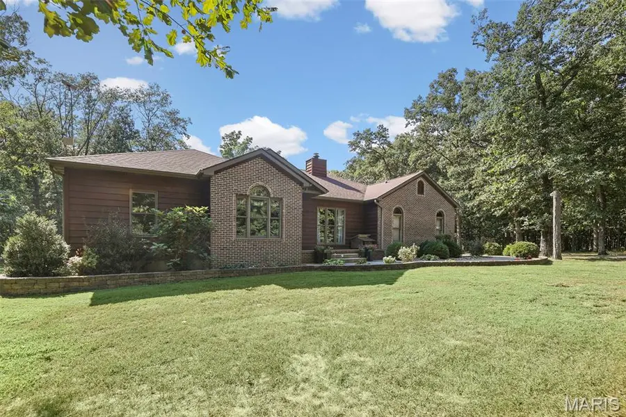 8539 Beaucoup Township RD, Ashley, IL 62808