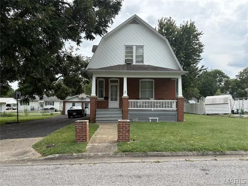 502 E South 2nd ST, Red Bud, IL 62278