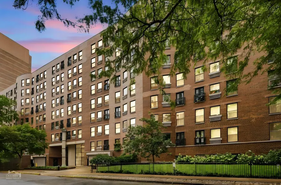 711 W Gordon TER #310, Chicago, IL 60613