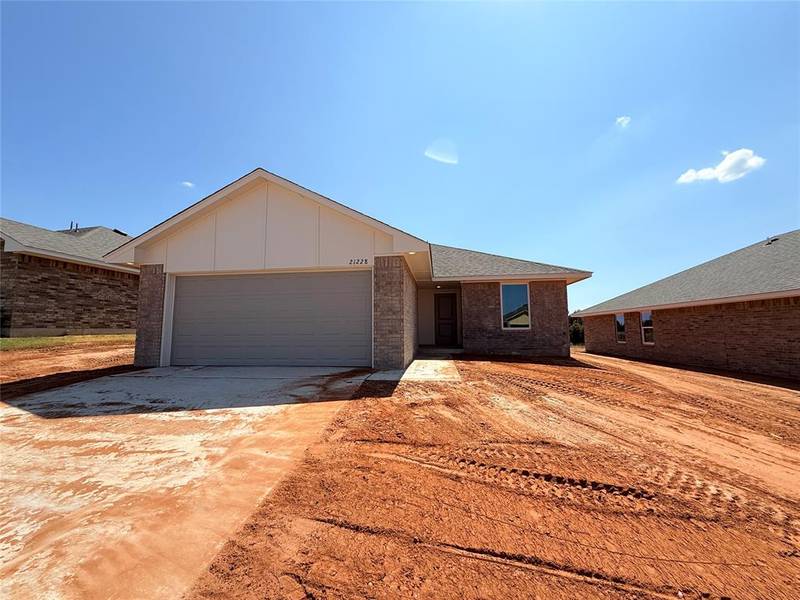 21228 SE 32nd ST, Harrah, OK 73045