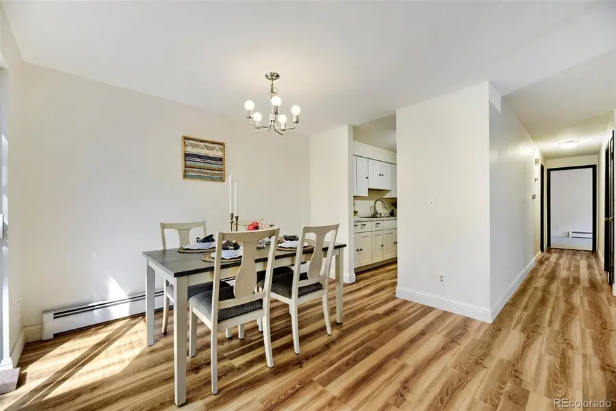 81 Newark ST #D, Aurora, CO 80012