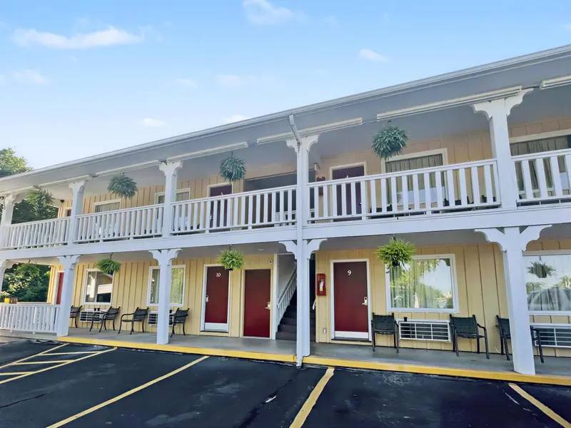 1024 W Main ST, Branson, MO 65616