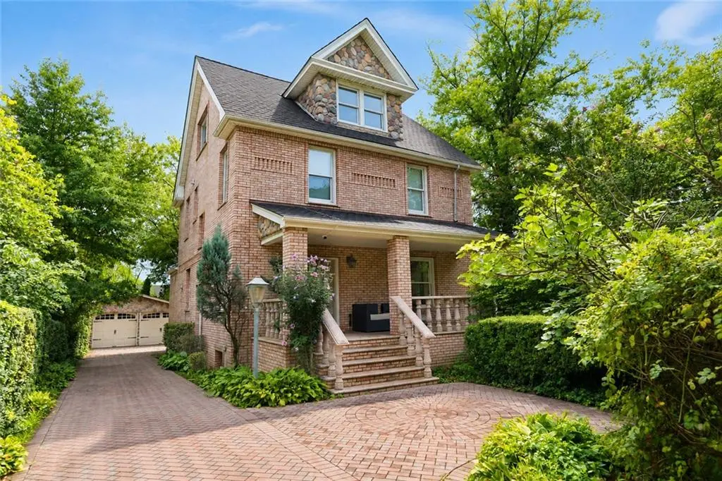 4490 Hylan BLVD, Staten Island, NY 10312