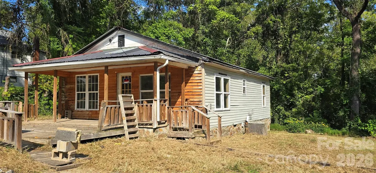 502 Healan PL NW, Lenoir, NC 28645