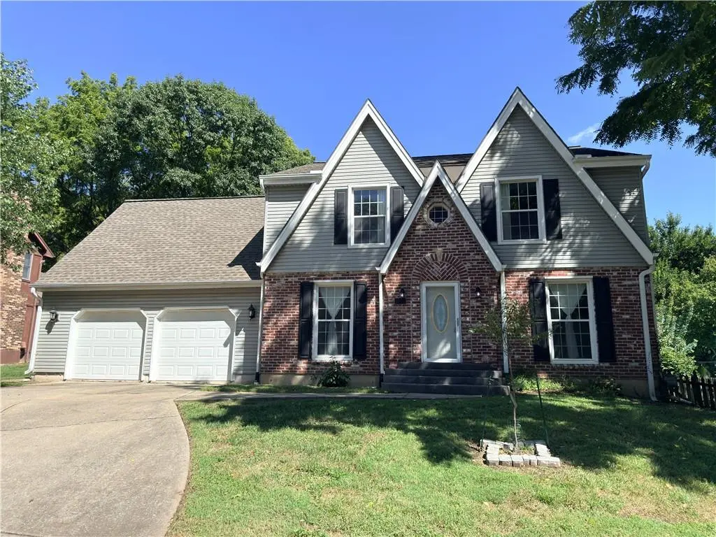 1005 Blueberry LN, Liberty, MO 64068