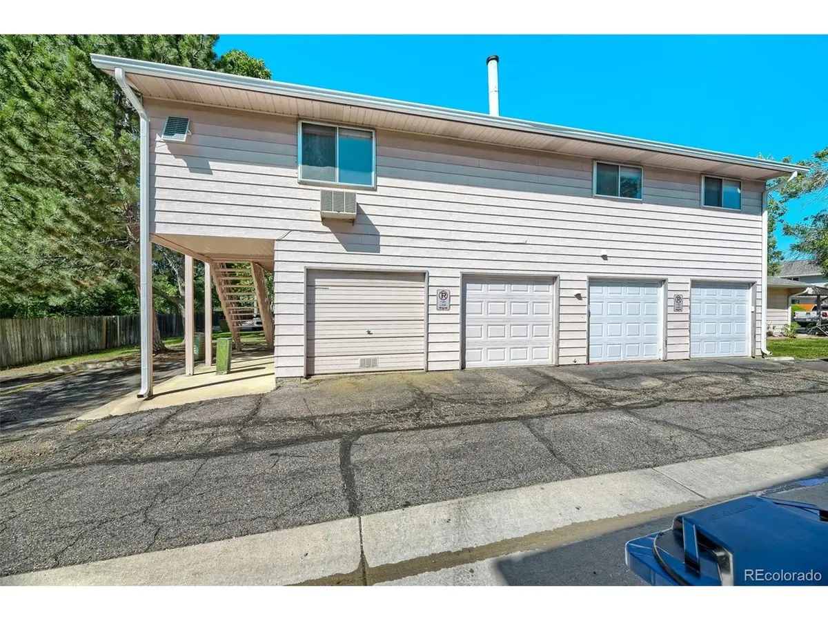 81 Newark #D, Aurora, CO 80012