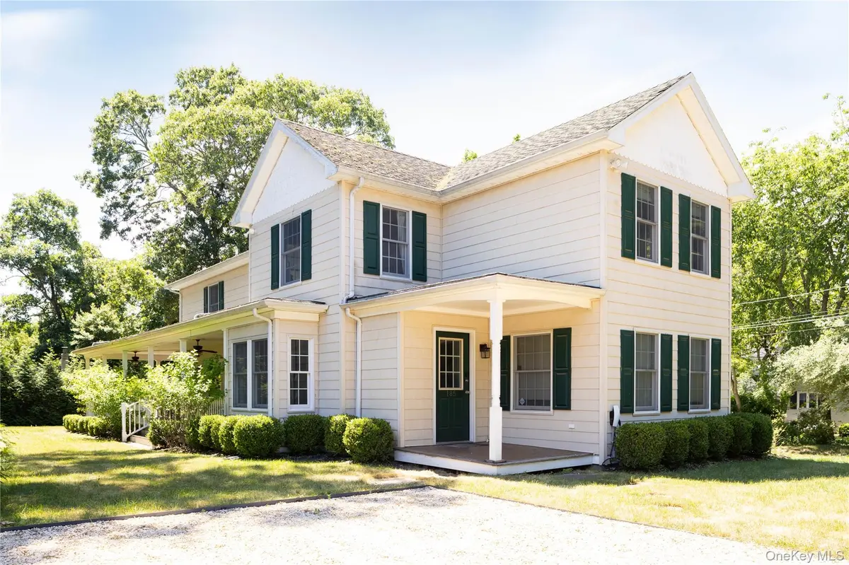 185 Maiden LN, Mattituck, NY 11952