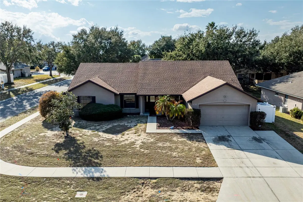 4530 TREASURE CAY RD, Tavares, FL 32778