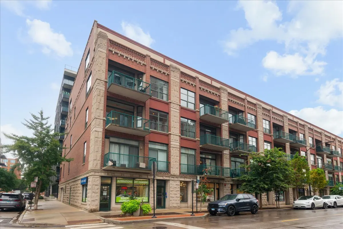 841 W Monroe ST #3A, Chicago, IL 60607