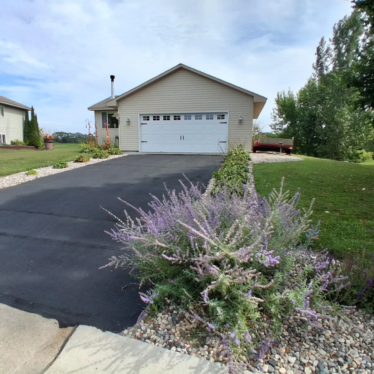 1027 Meadow ST, Cologne, MN 55322