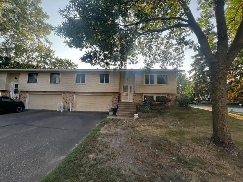 403 98th AVE NE, Blaine, MN 55434