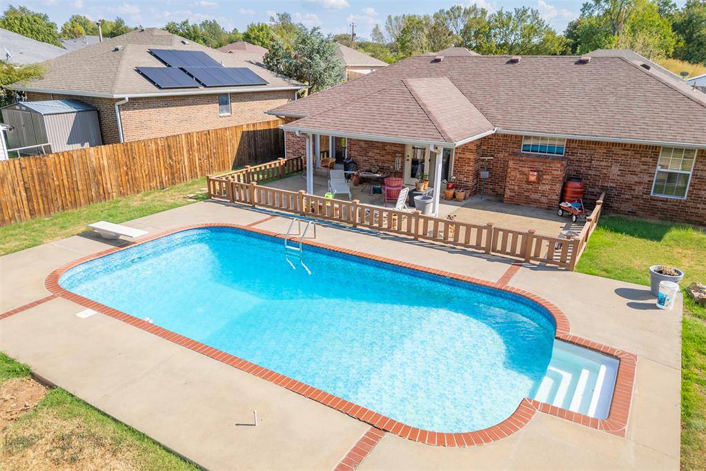 2204 Gray Dove DR, Shawnee, OK 74804