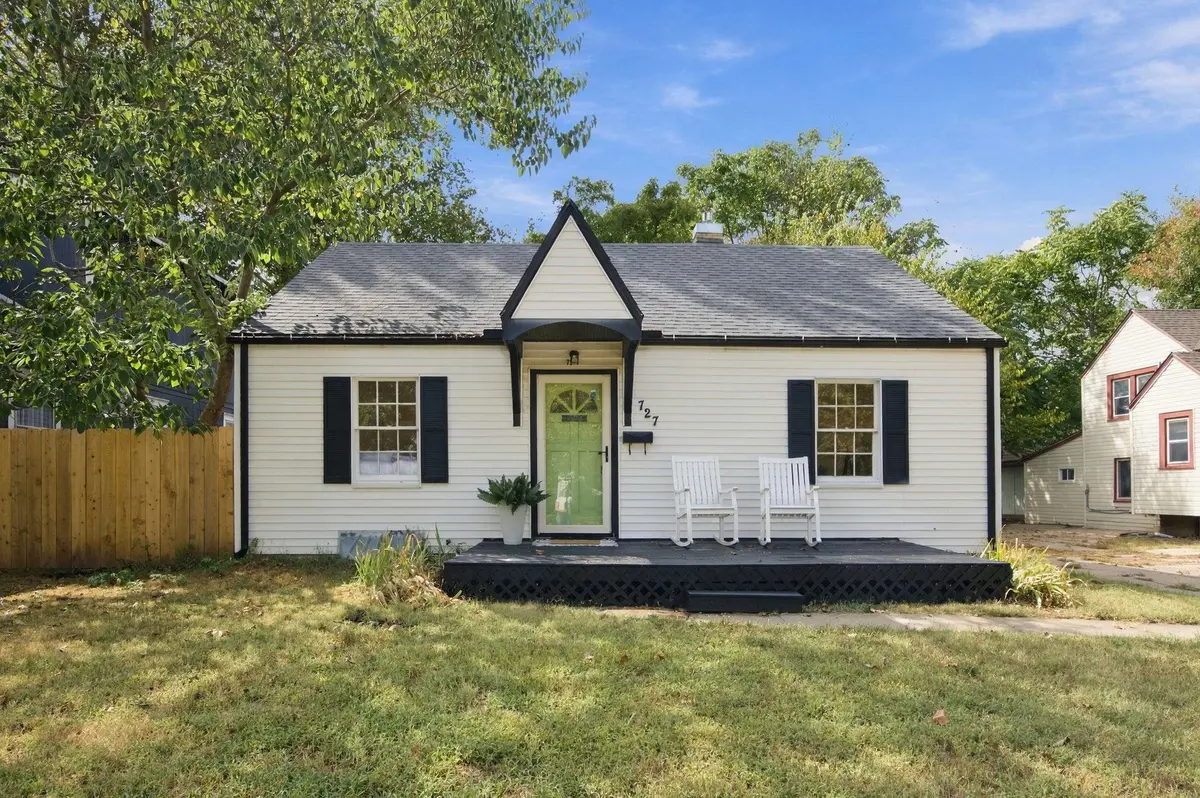 727 S Volutsia Ave, Wichita, KS 67211-2936