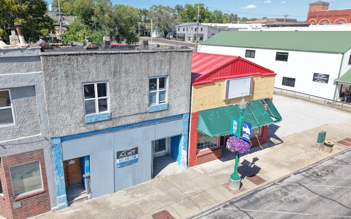 210 E Broadway ST, Monett, MO 65708