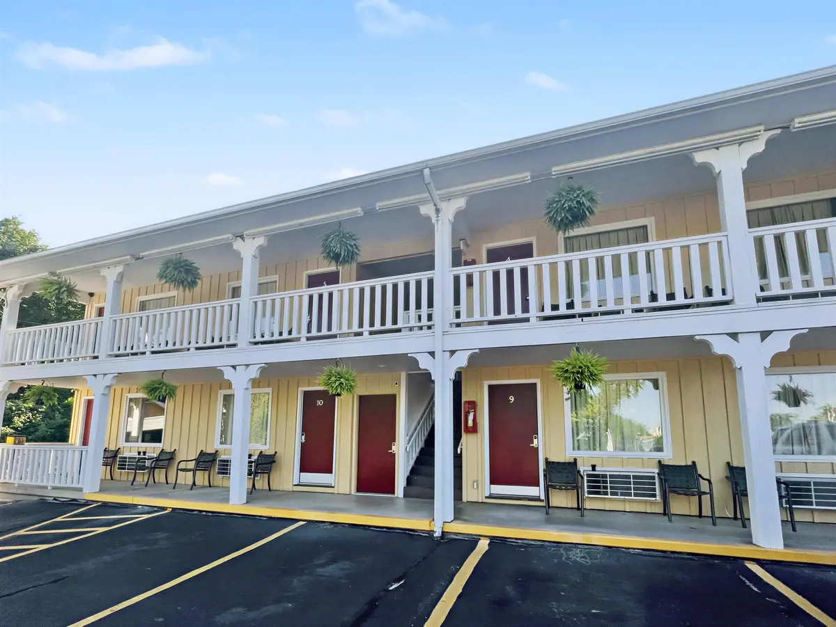 1024 W Main ST, Branson, MO 65616