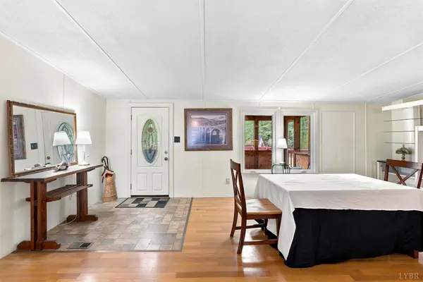 460 Brownings Cove, Shipman, VA 22971