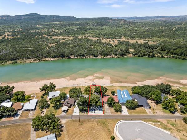 4652 River Oaks DR, Kingsland, TX 78639