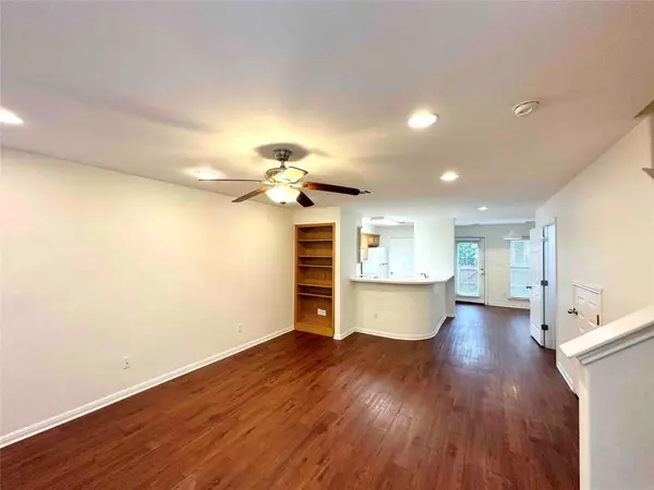 6900 E Riverside DR #27, Austin, TX 78741
