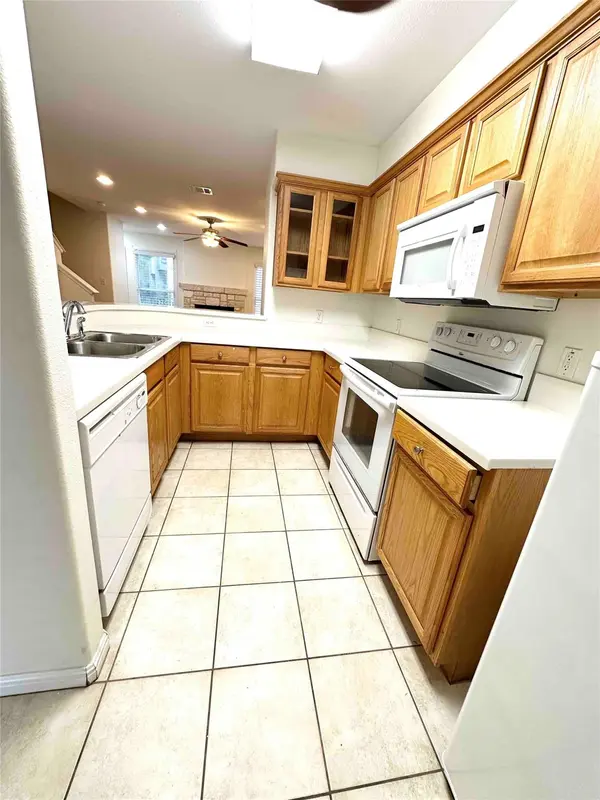 6900 E Riverside DR #27, Austin, TX 78741