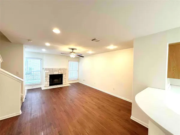 6900 E Riverside DR #27, Austin, TX 78741