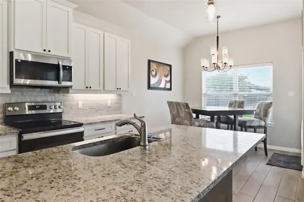 521 Seabiscuit DR, Jarrell, TX 76537