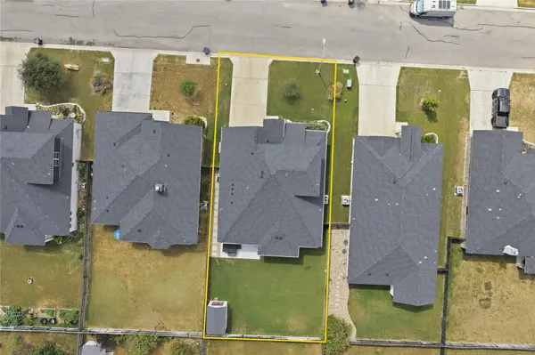 521 Seabiscuit DR, Jarrell, TX 76537