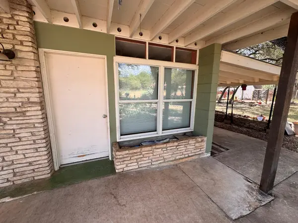 13 Presidio RD, Wimberley, TX 78676