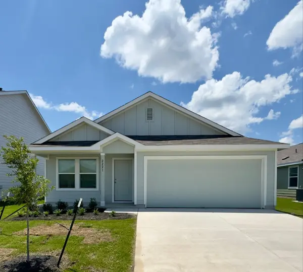 2221 Cumulus CT, Lockhart, TX 78644