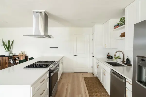 304 Skyloop DR, Austin, TX 78745