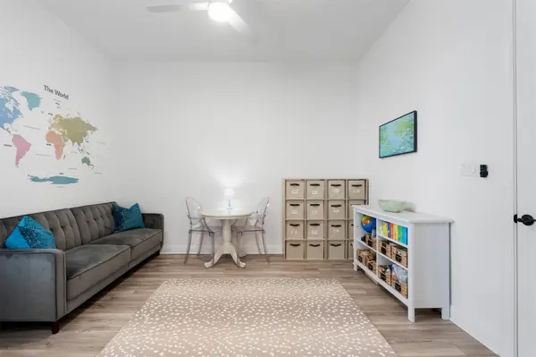 430 Barnhill LOOP, Dripping Springs, TX 78620