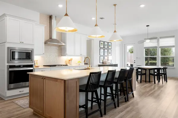 430 Barnhill LOOP, Dripping Springs, TX 78620