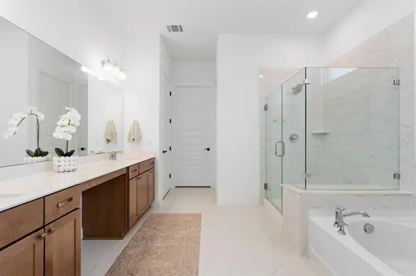 430 Barnhill LOOP, Dripping Springs, TX 78620
