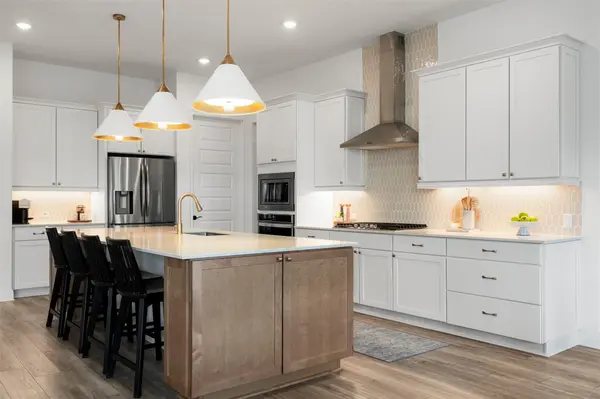 430 Barnhill LOOP, Dripping Springs, TX 78620