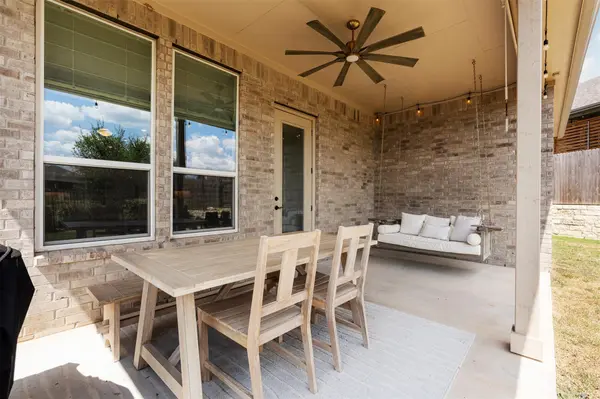 430 Barnhill LOOP, Dripping Springs, TX 78620
