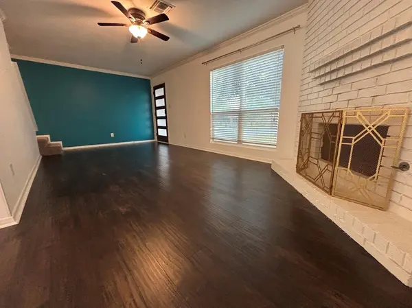1209 S Trace DR, Austin, TX 78745