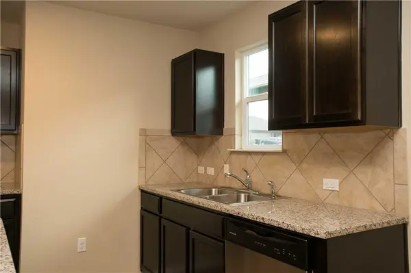 142 Sulphur River LOOP, Hutto, TX 78634