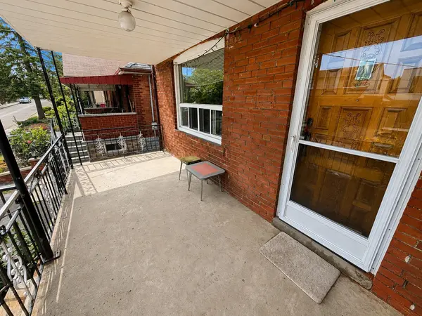 442 Northcliffe BLVD, Toronto C03, ON M6E 3L2