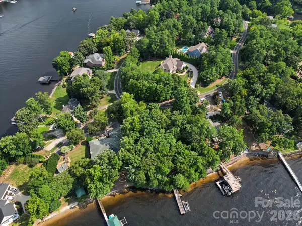 327 Grasshopper CIR, Mooresville, NC 28117