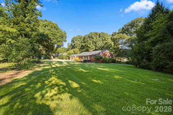 124 Oak TRL, Belmont, NC 28012