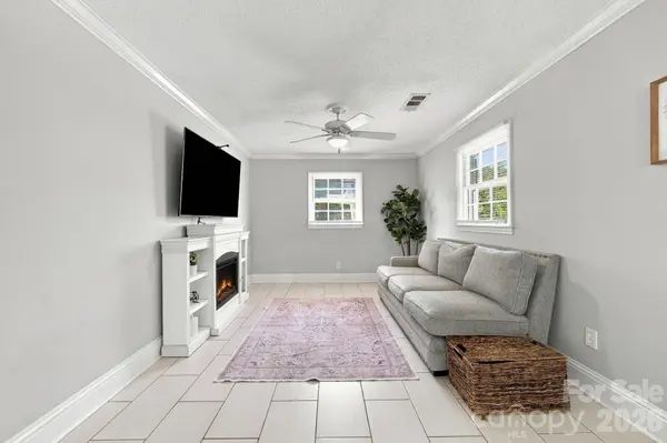 901 Furman ST, Dallas, NC 28034