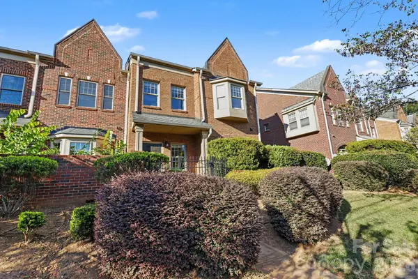 4670 Dabney Vigor DR, Charlotte, NC 28209